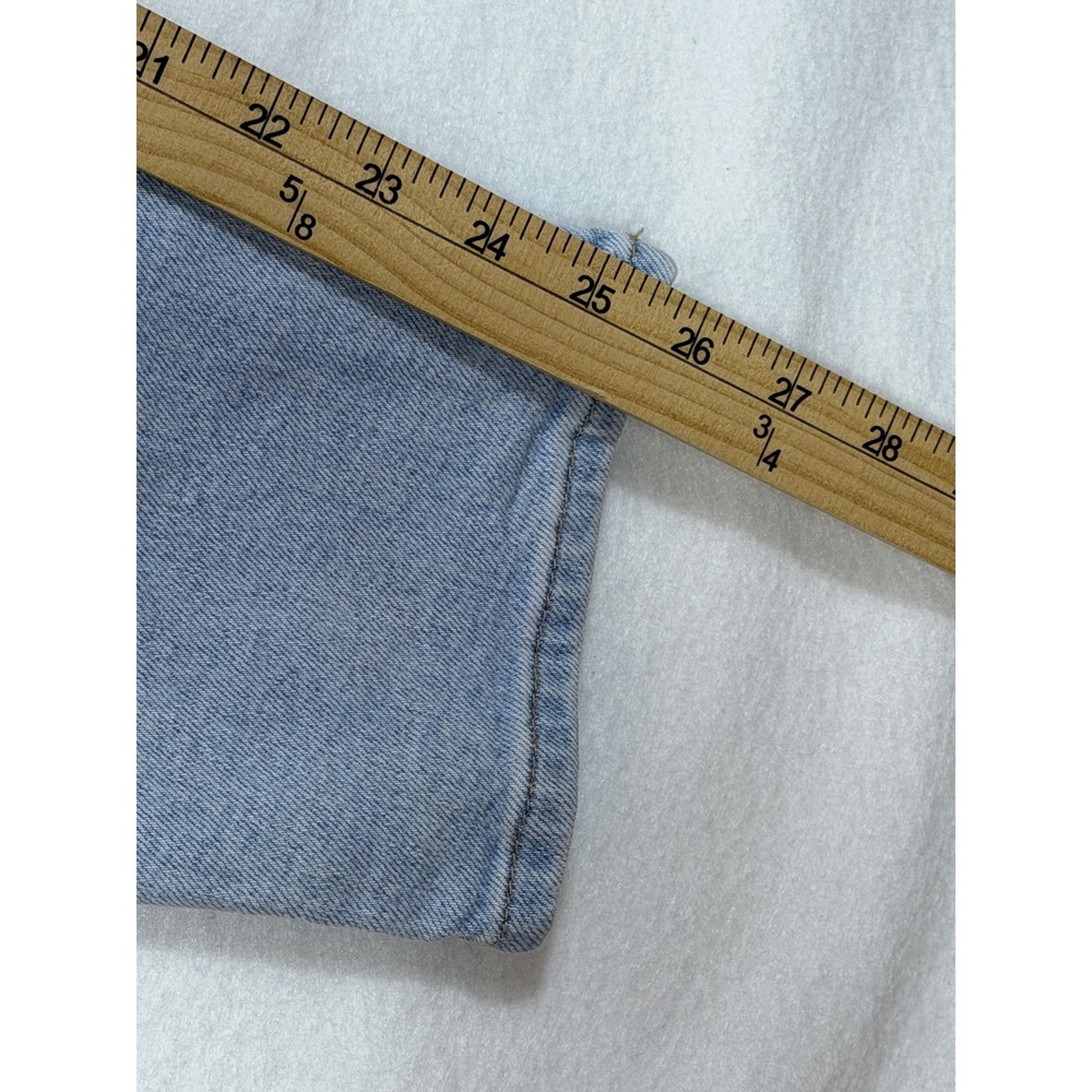 Levi's Women High Waisted Mom Jeans‎ Light Wash Distressed Size 28x25.5 - Picture 5 of 10
